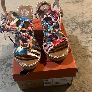 SO // Women's Colorful Floral Strappy Sandals BNIB